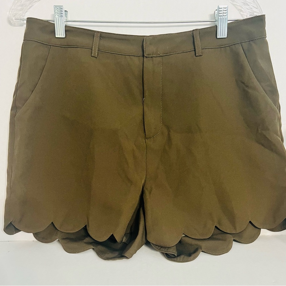 Loveriche Ladies Scalloped Edge Shorts